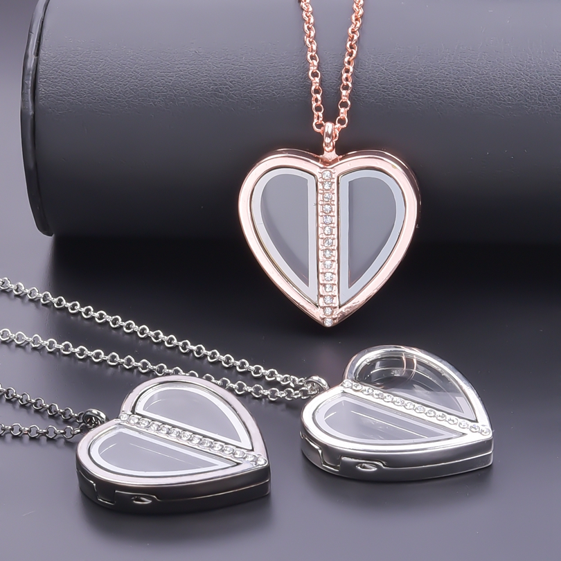 Heart Locket Necklace Photo - Collana con medaglione a cuore magnetico