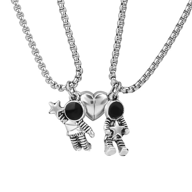 2 pezzi Astronomia Astronauta  - Magnetic Couple Matching Necklaces recensione e prezzo