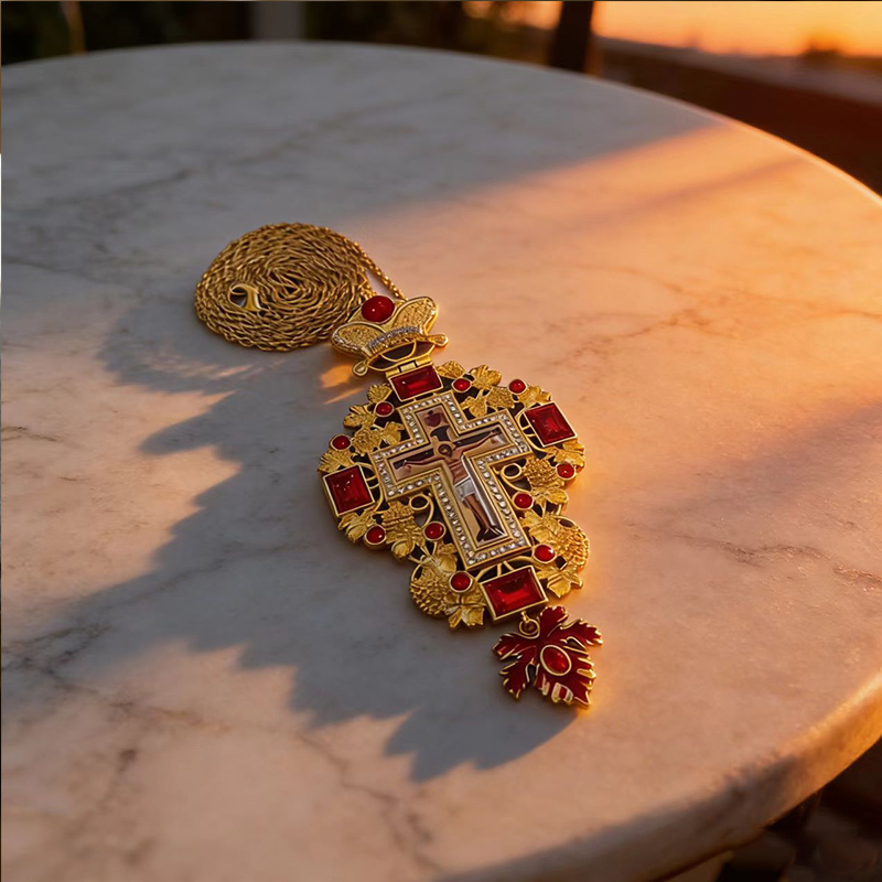 Nuova Collana Premium con Croc - Cross Pendant Necklace Gold recensione e prezzo