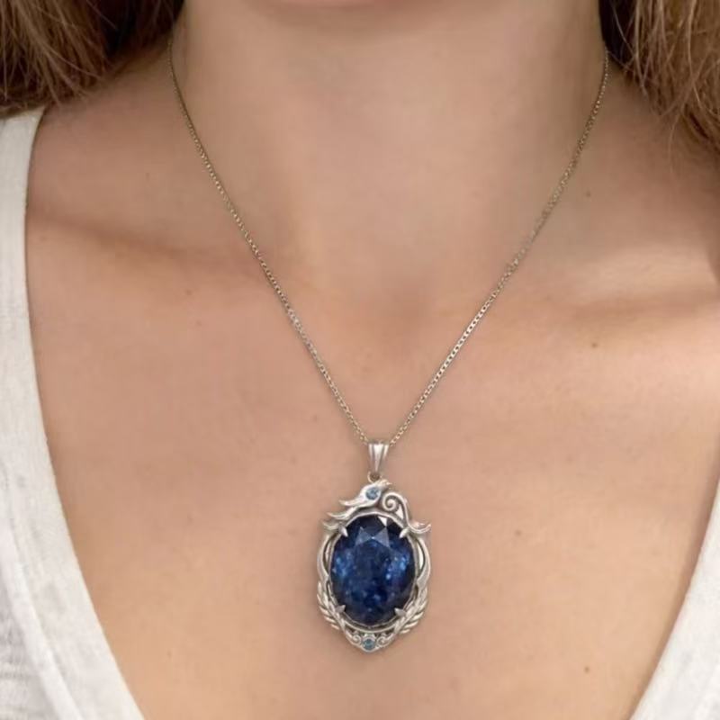 Collana con Zaffiro Maledetto  - Anime Pendant Necklace recensione e prezzo