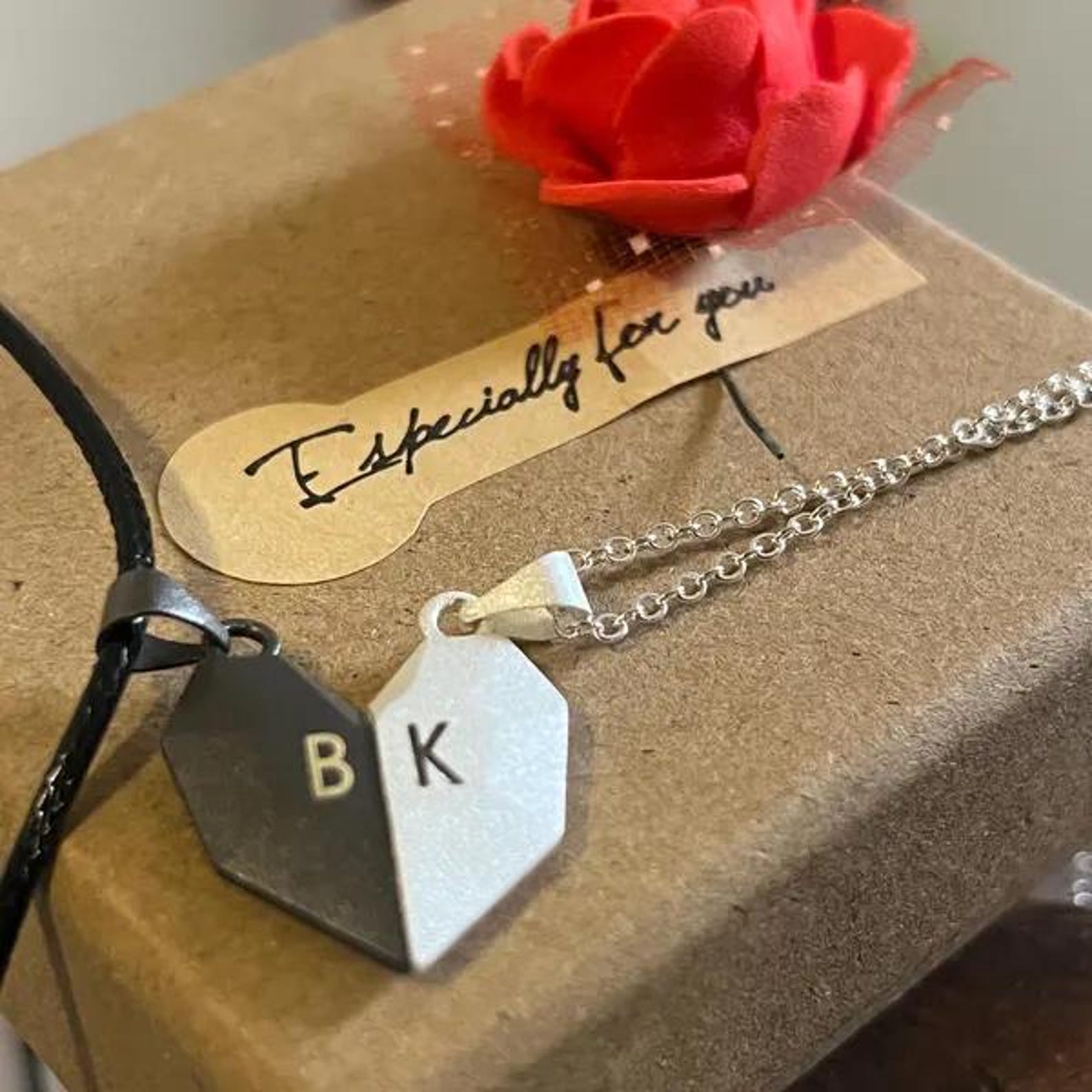 Set di collane magnetiche a fo - Magnetic Couple Matching Necklaces recensione e prezzo