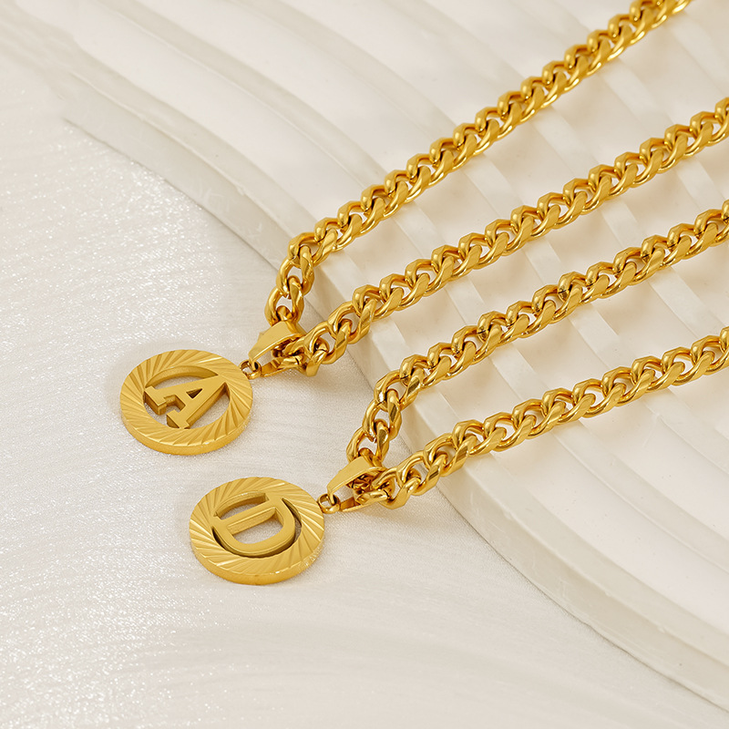 Collana iniziale a catena cuba - Initial Letter Necklace 18K Gold recensione e prezzo