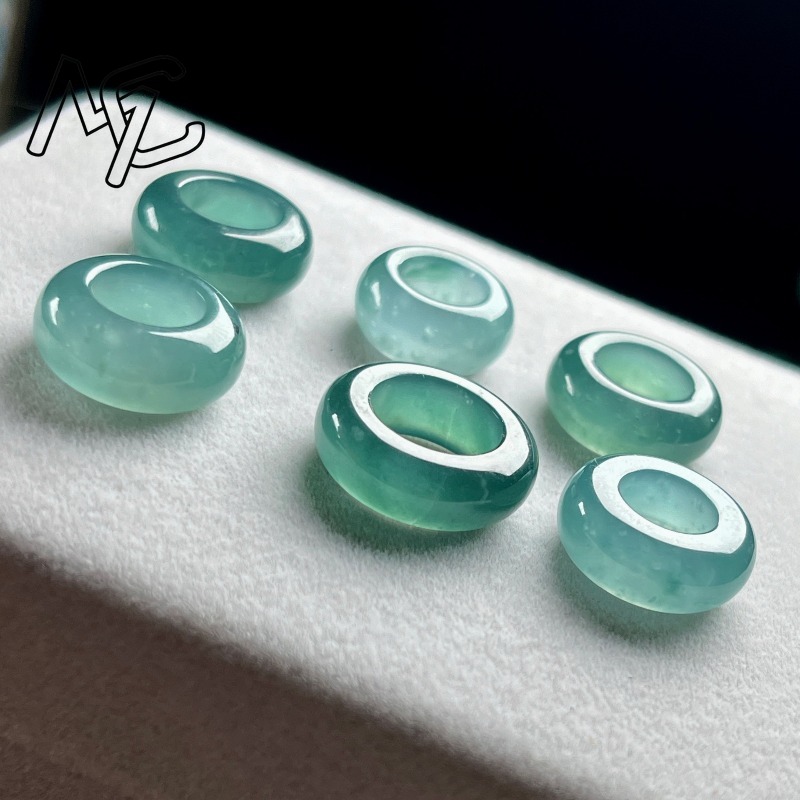 Anello con Ciondolo Smeraldo N - Rings recensione e prezzo