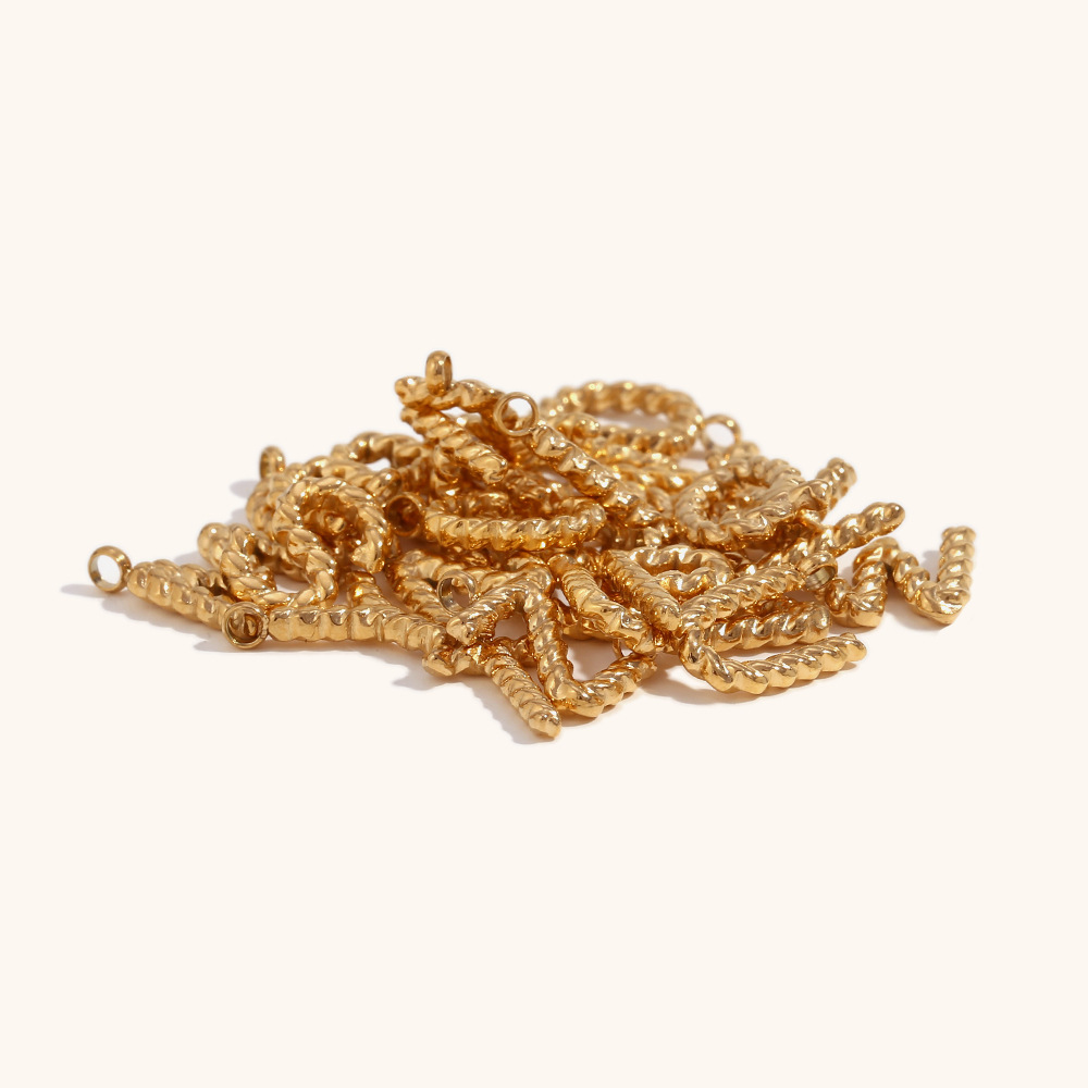 Collana con lettera 3D persona - Initial Letter Necklace 18K Gold recensione e prezzo