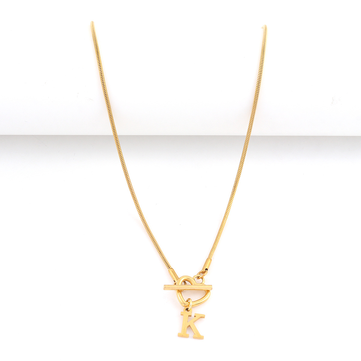 Collana con Ciondolo a Cuore c - Initial Letter Necklace 18K Gold recensione e prezzo